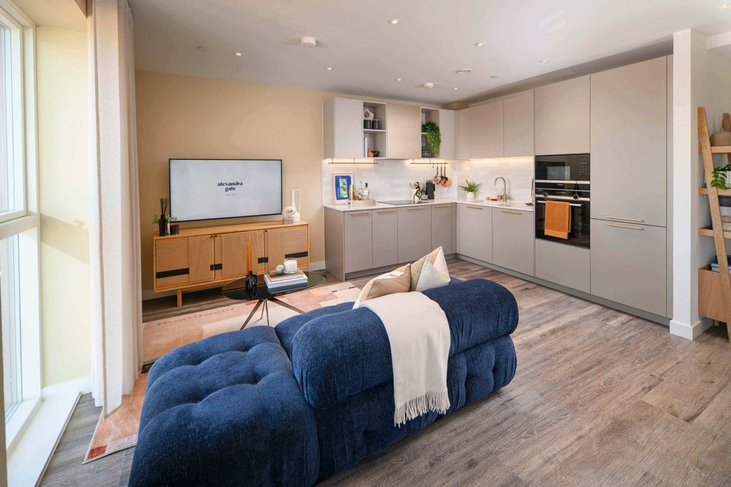 Property photo 2 of 11