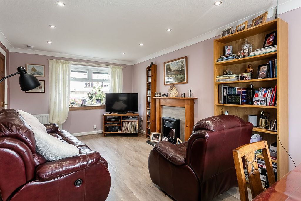 Property photo 2 of 35