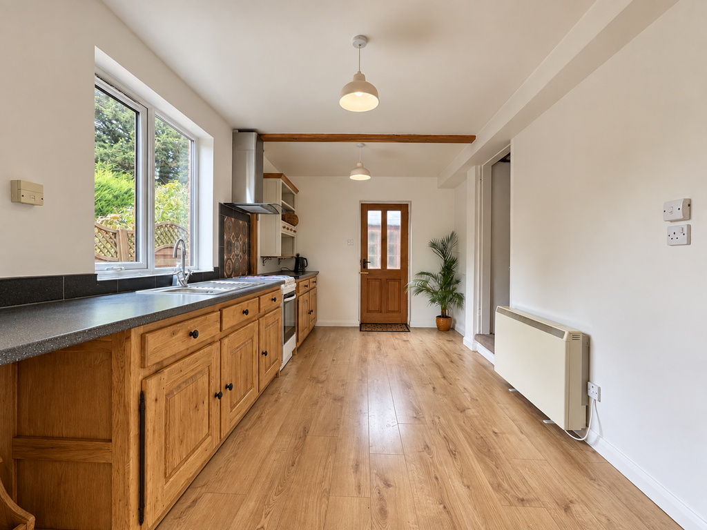 Property photo 2 of 11 Kitchen