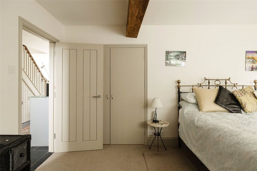 Property photo 3 of 16 Picture No. 11