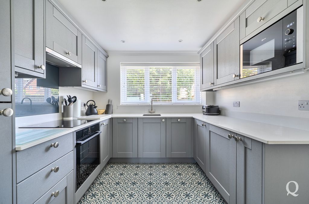 Property photo 2 of 22 8c60050d-8083-4Ea...