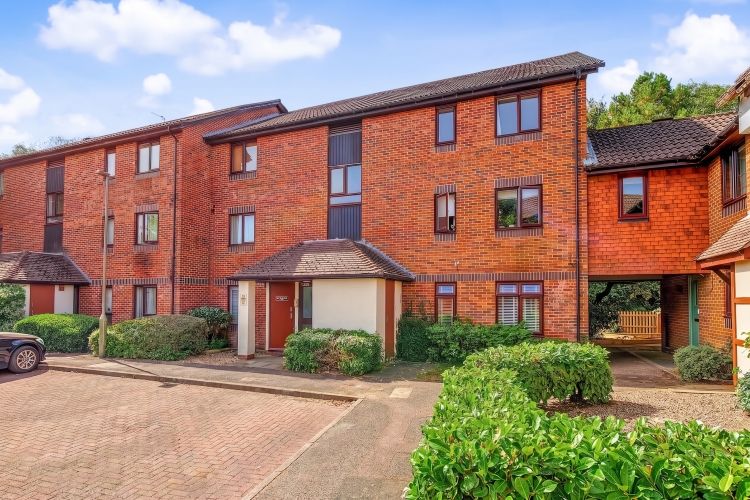 Property photo 1 of 8 336739