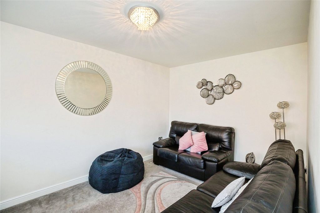 Property photo 3 of 26 Living Room