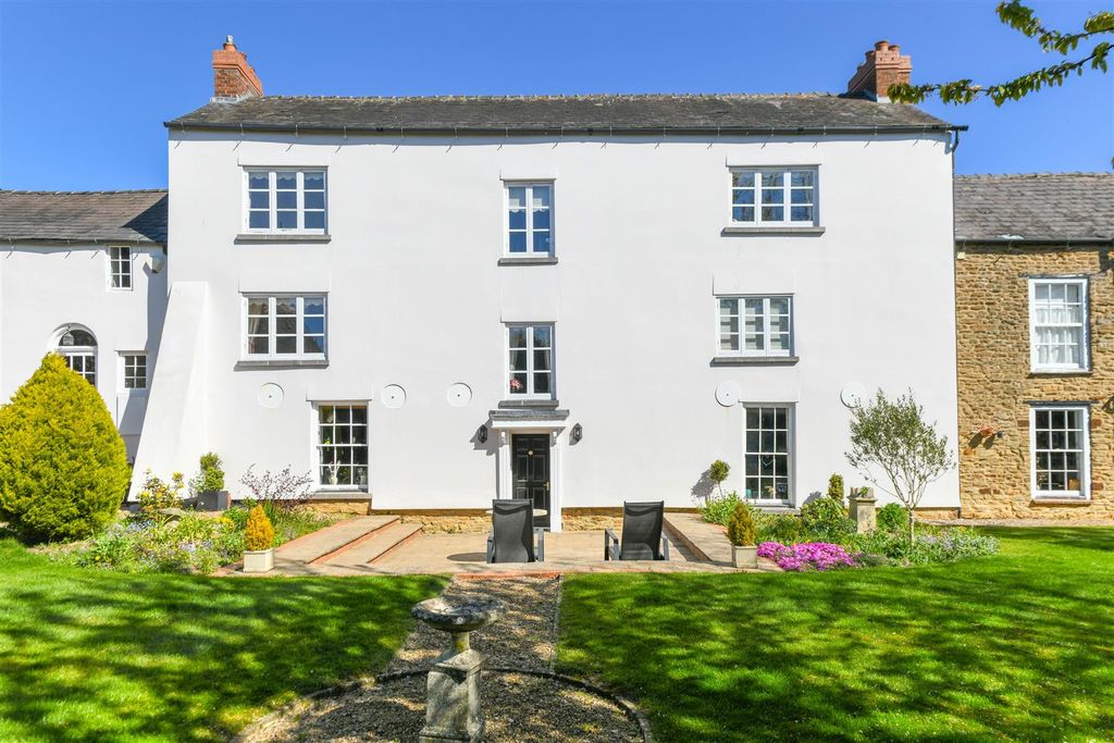 Property photo 2 of 45