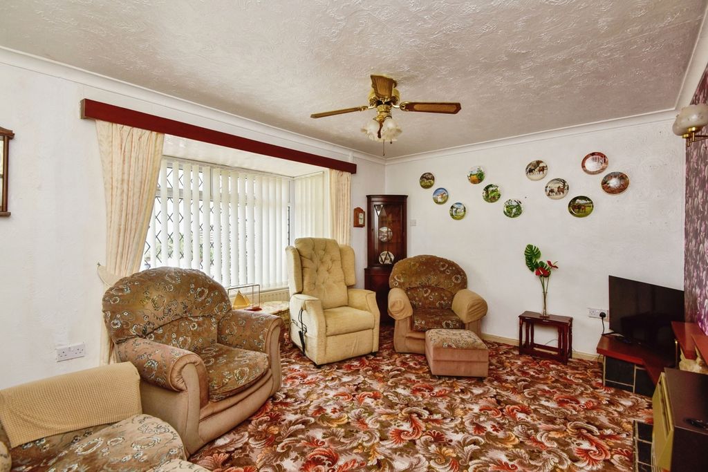 Property photo 2 of 17 Pbox-Img.Jpg