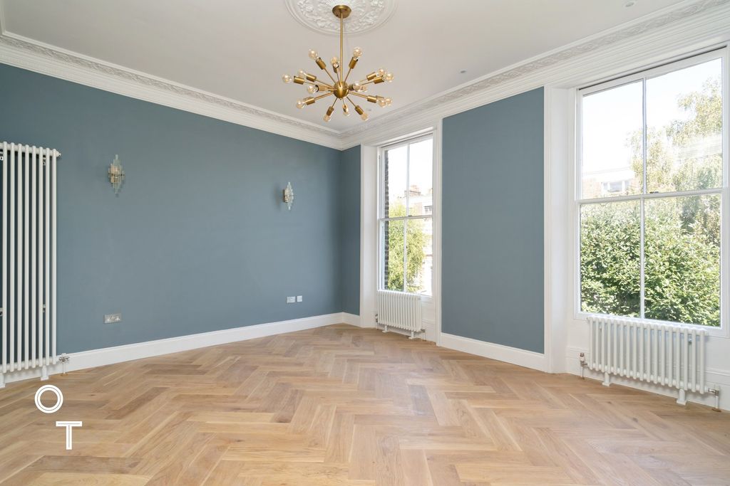 Property photo 2 of 17 2
