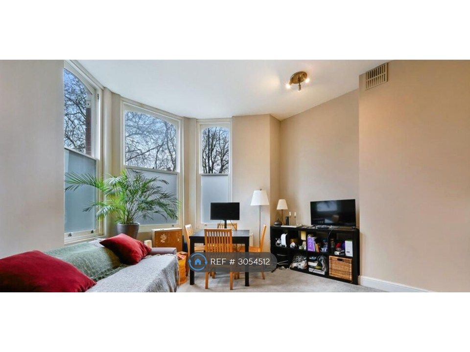 Property photo 1 of 5 Airy Living Area