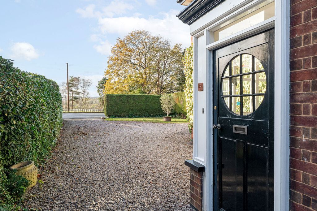 Property photo 2 of 42