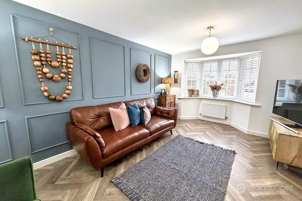 Property photo 2 of 27 4984935