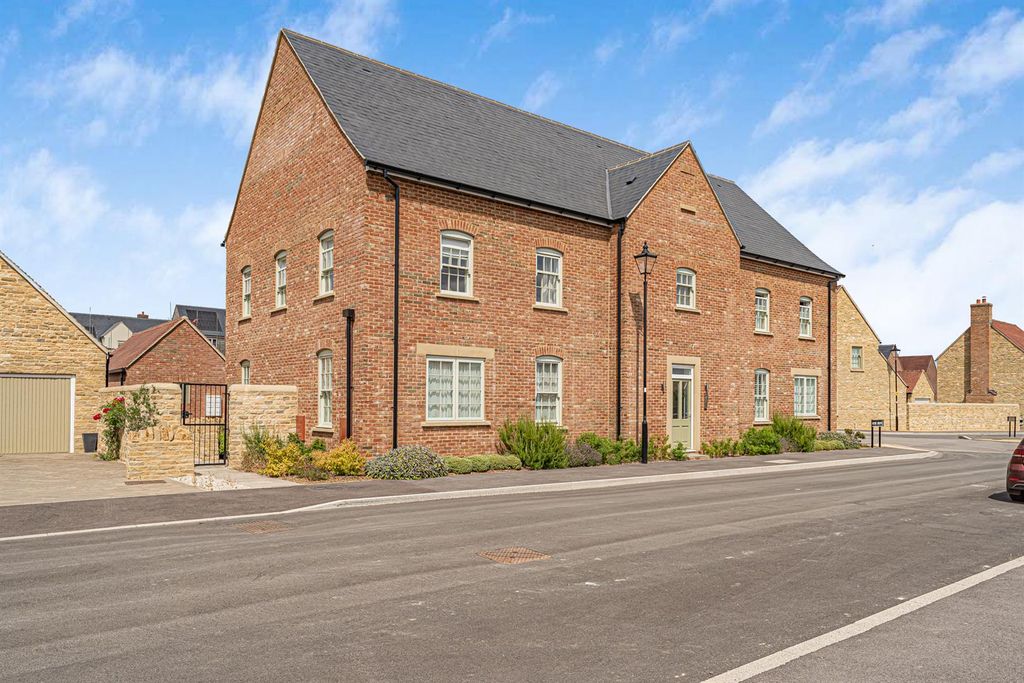 Property photo 1 of 9 2 Rose Drive-1.Jpg