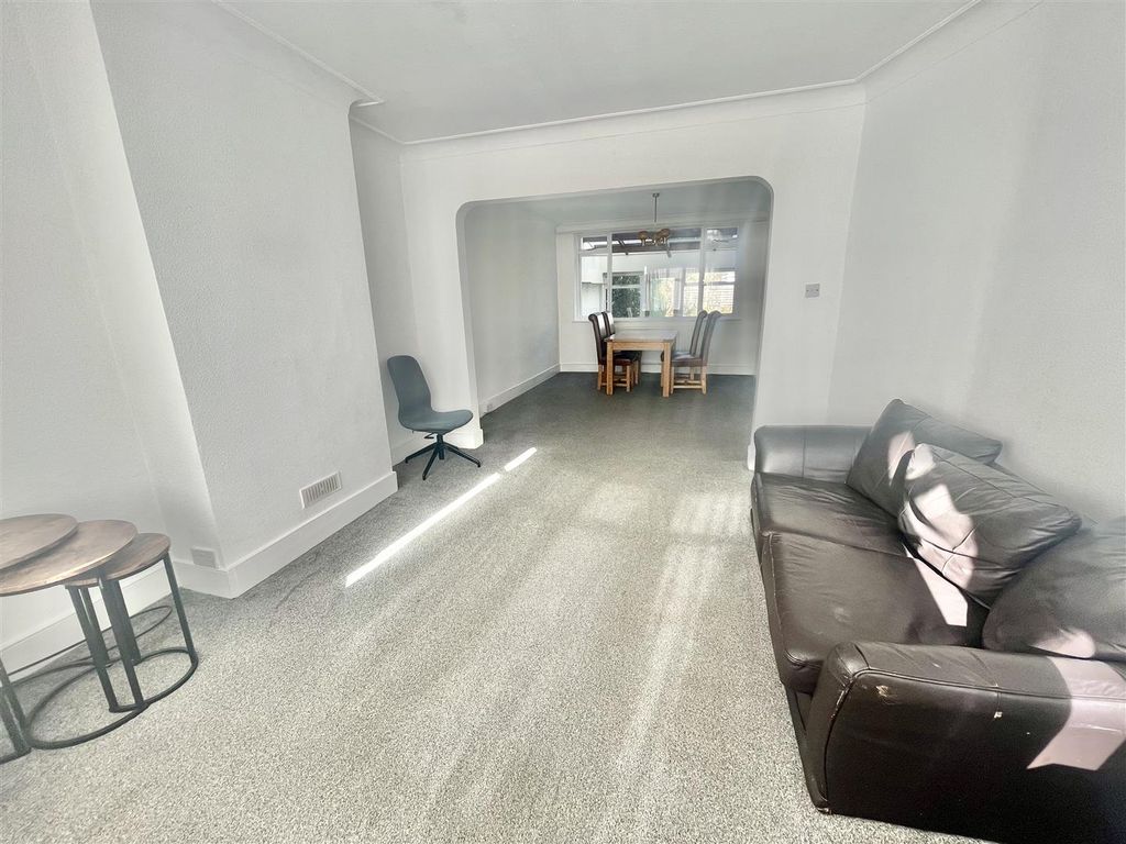 Property photo 2 of 13 Through Lounge.Jpg