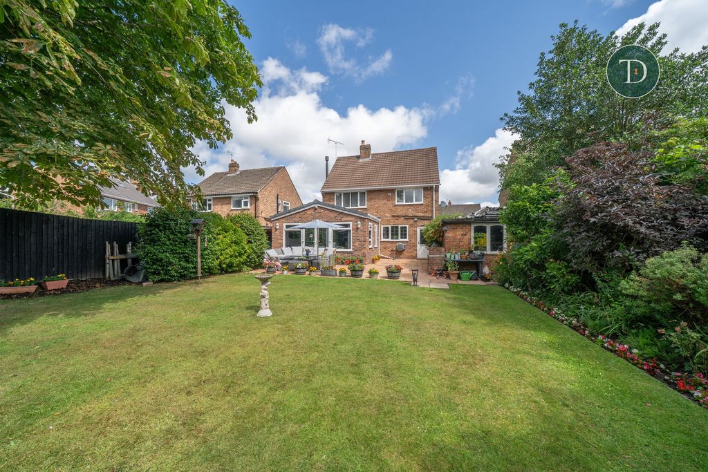 Property photo 2 of 32