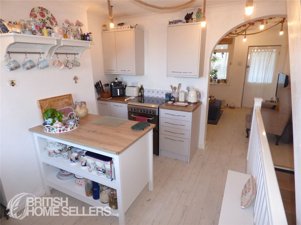 Property photo 2 of 19 Picture No. 34