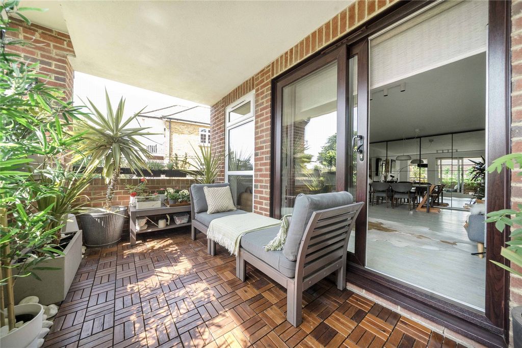 Property photo 3 of 18 Picture No. 10