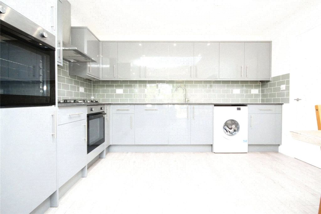 Property photo 2 of 15 Picture No. 06