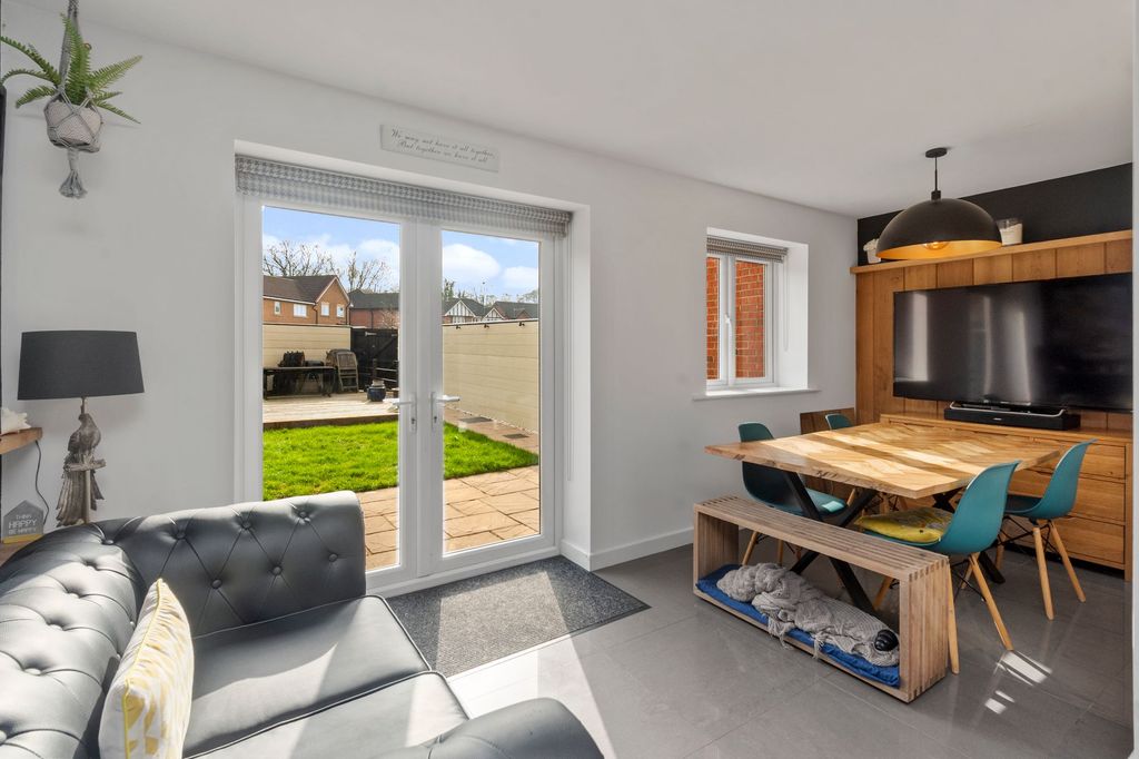 Property photo 3 of 46