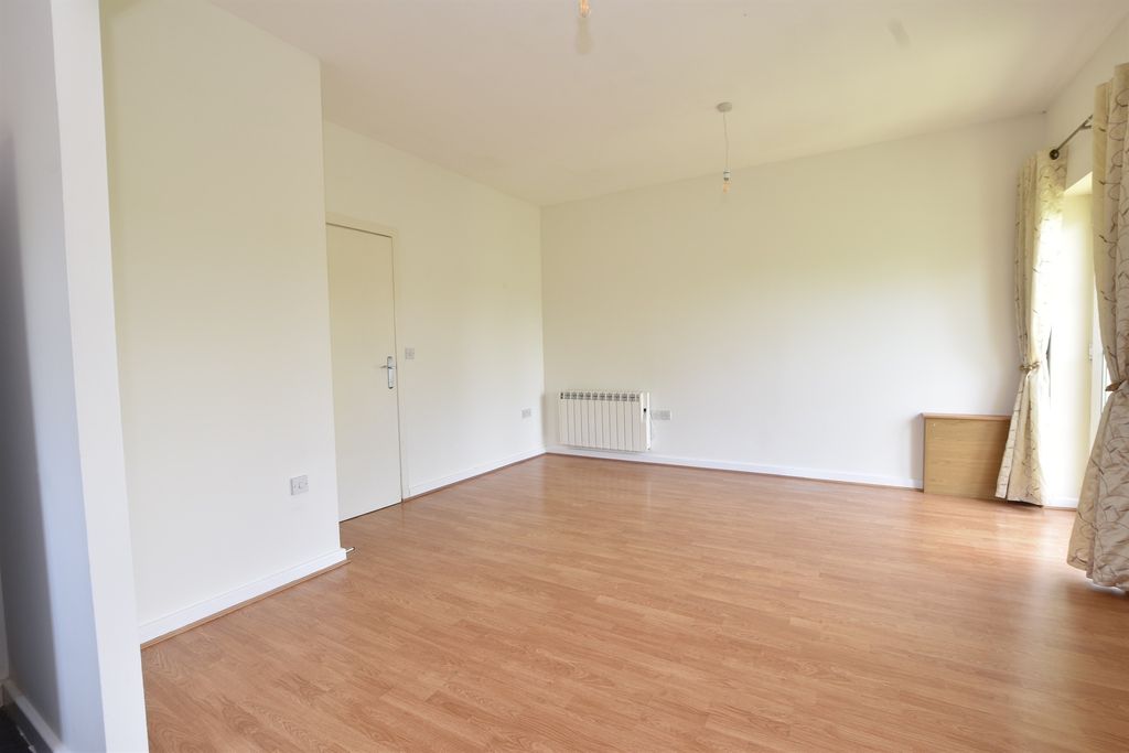Additional image 5 of 2 bed flat for saleStanbridge Road, Leighton Buzzard LU7