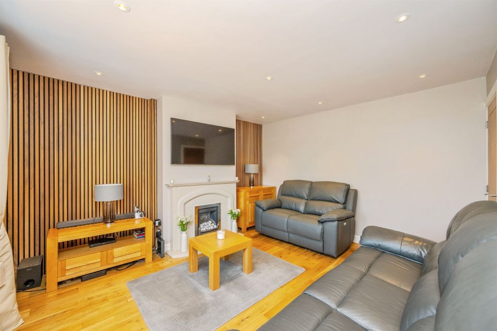 Property photo 3 of 25
