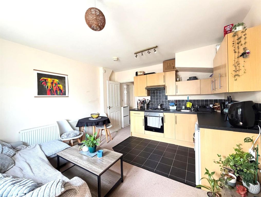 Property photo 3 of 9 Whatsapp Image 2026-04-10 At 13.27.55 (6).Jpeg