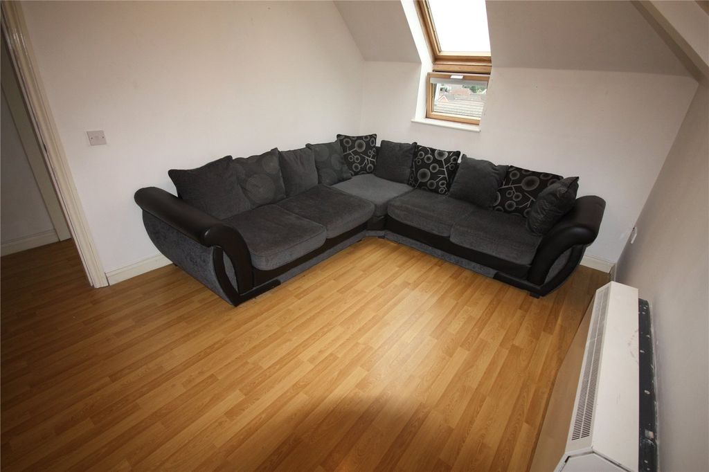 Property photo 3 of 9 Picture No. 06