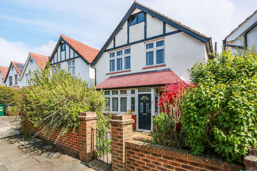 Property photo 1 of 17