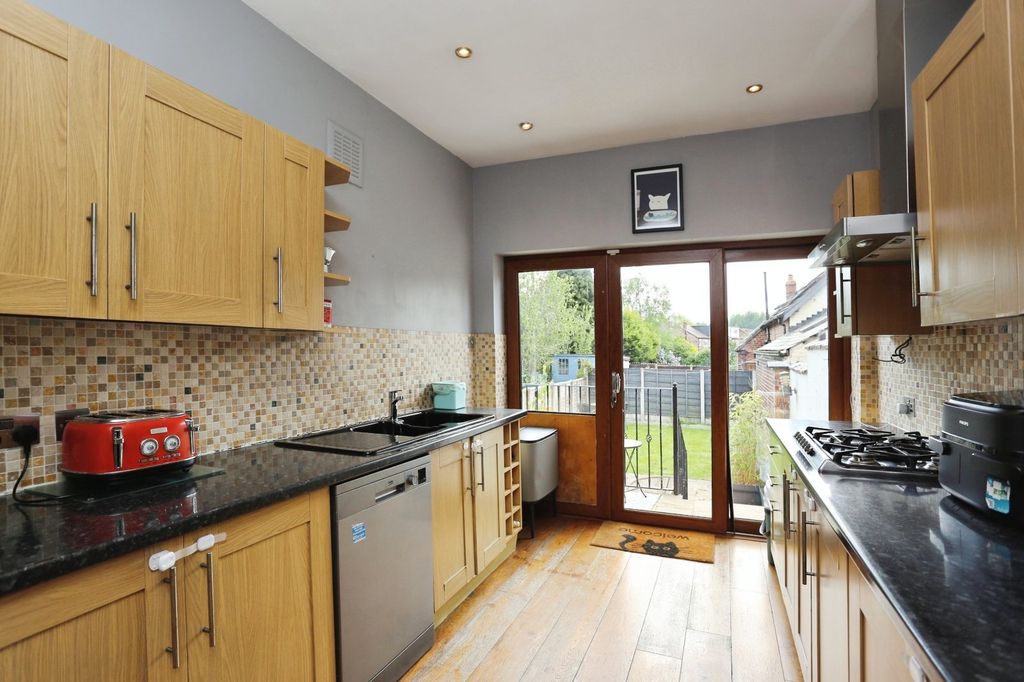 Property photo 3 of 25 Picture No. 15