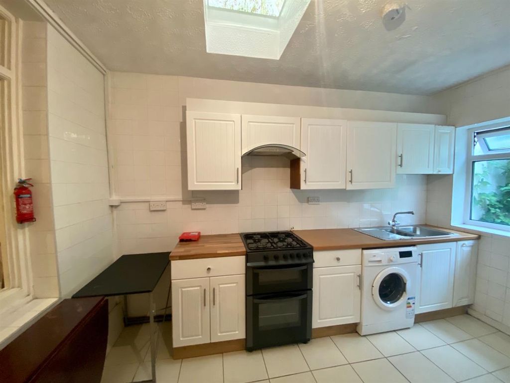 Property photo 2 of 30