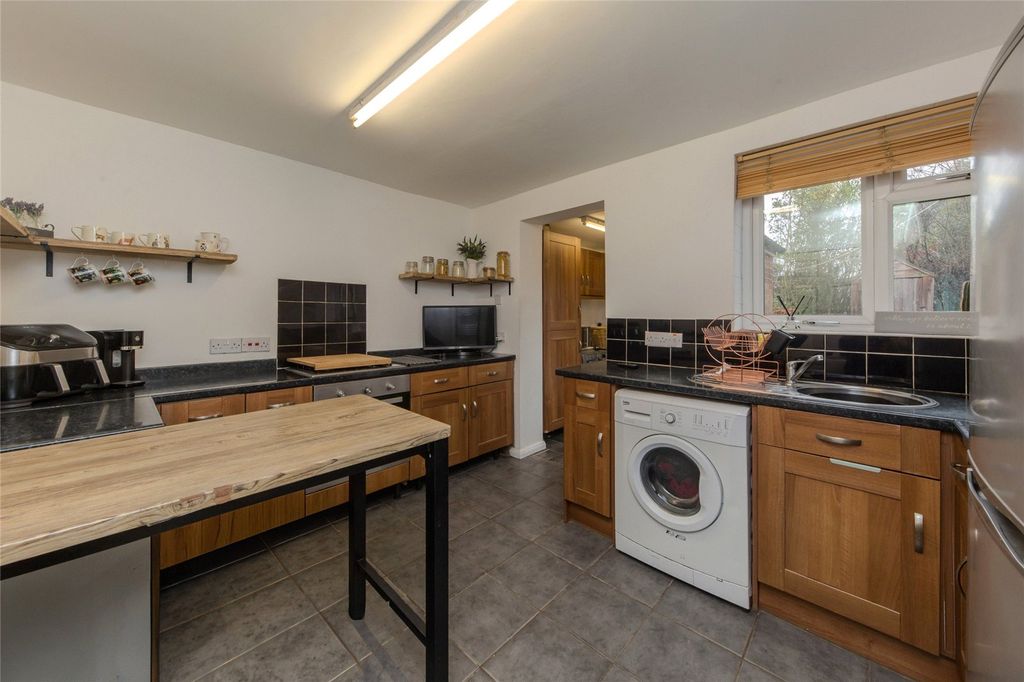 Property photo 3 of 16 Picture No. 21