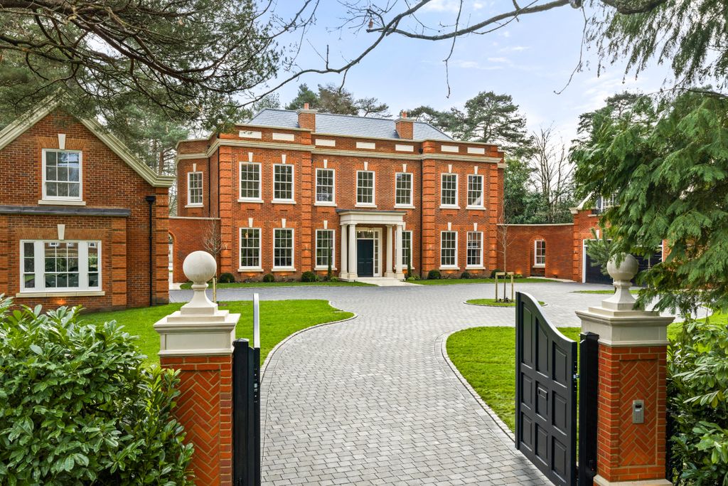 Property photo 1 of 27