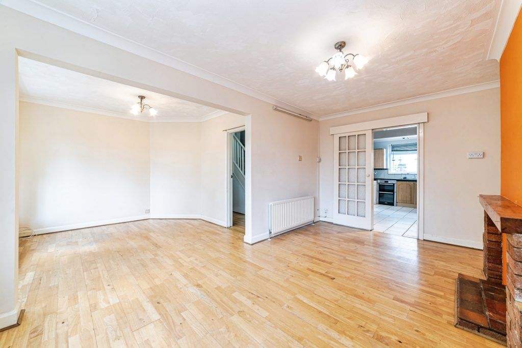 Property photo 2 of 27