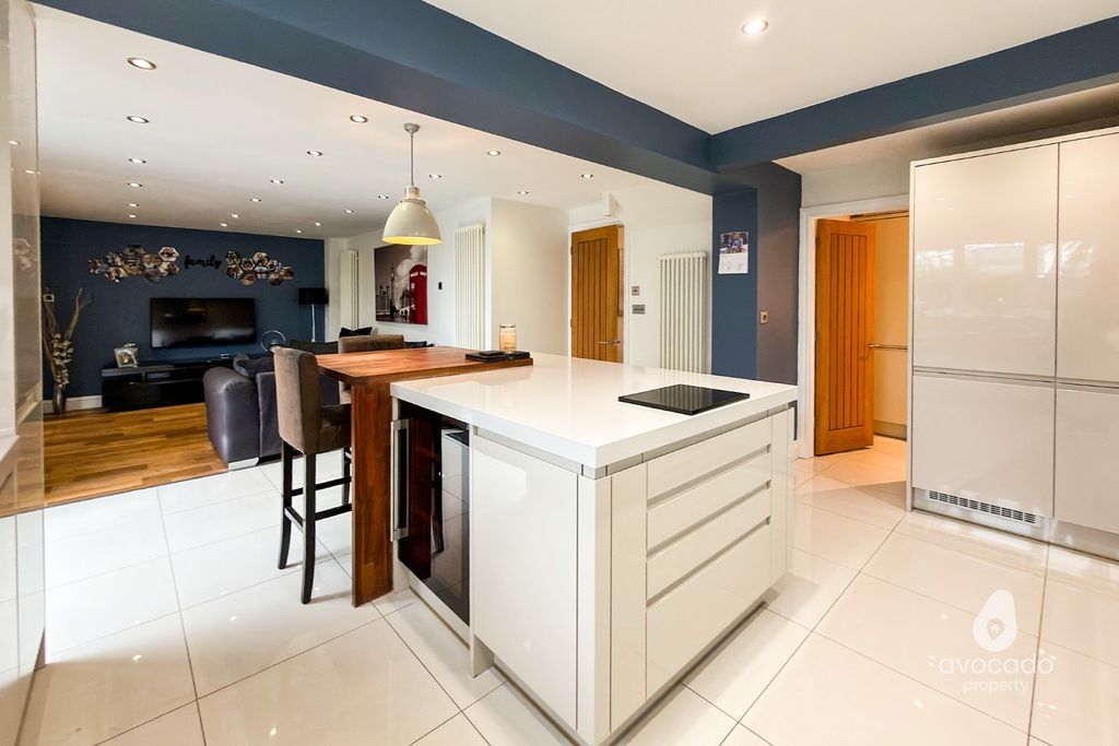 Property photo 2 of 18 1388834