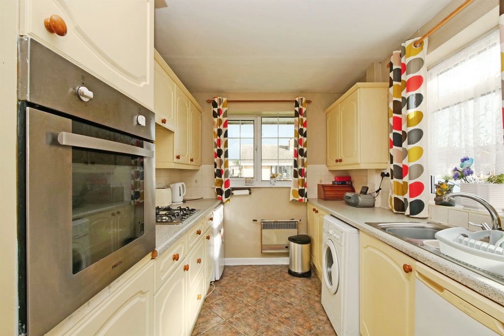 Property photo 3 of 9