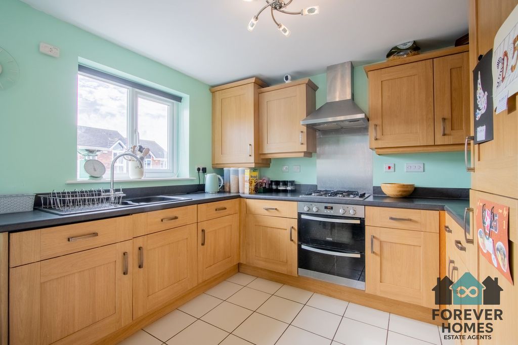 Property photo 3 of 31