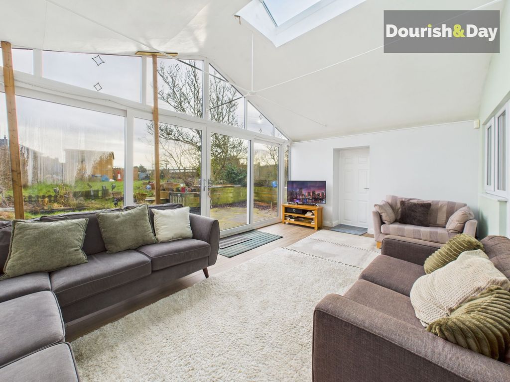 Property photo 3 of 25