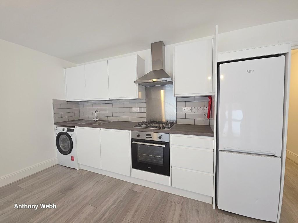 Property photo 2 of 9 Kitchen