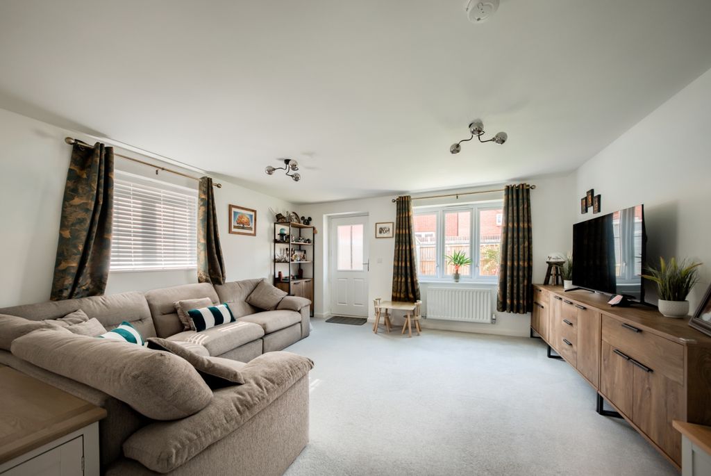 Property photo 3 of 16 Xt5A9189-Hdr(3)