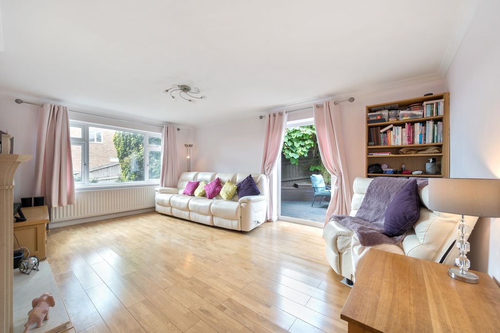 Property photo 3 of 26 1300560-12-683d98E875A08