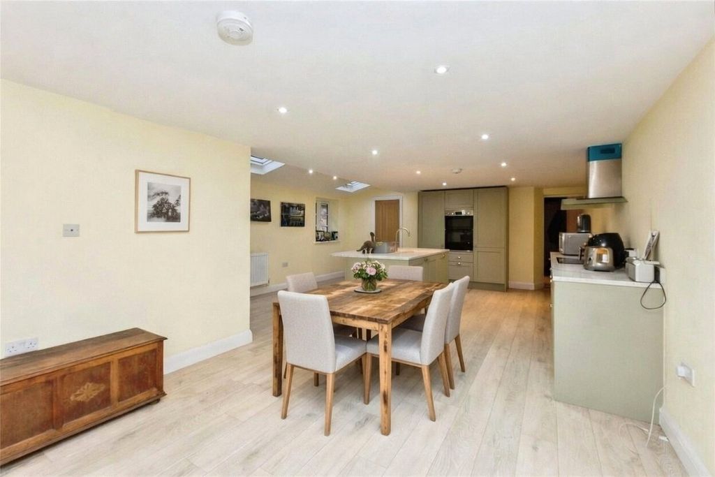 Property photo 3 of 29 Picture No. 31