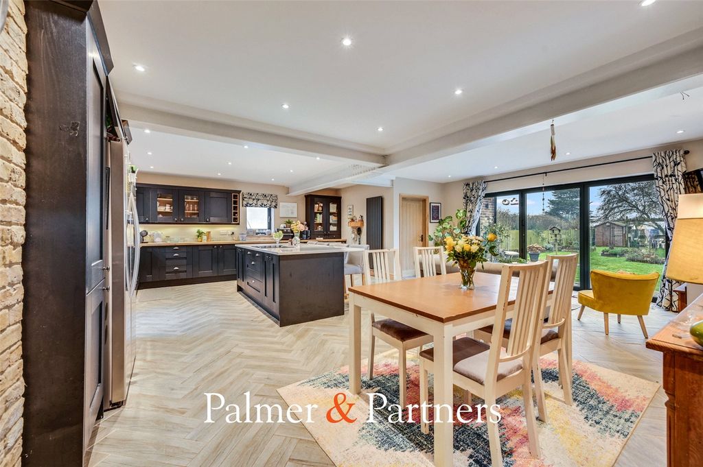 Property photo 3 of 30 Picture No. 18