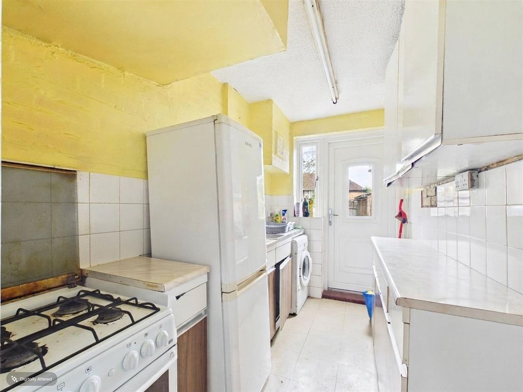 Property photo 3 of 10 Cam03827G0-Pr0182-Still004-001.Jpg