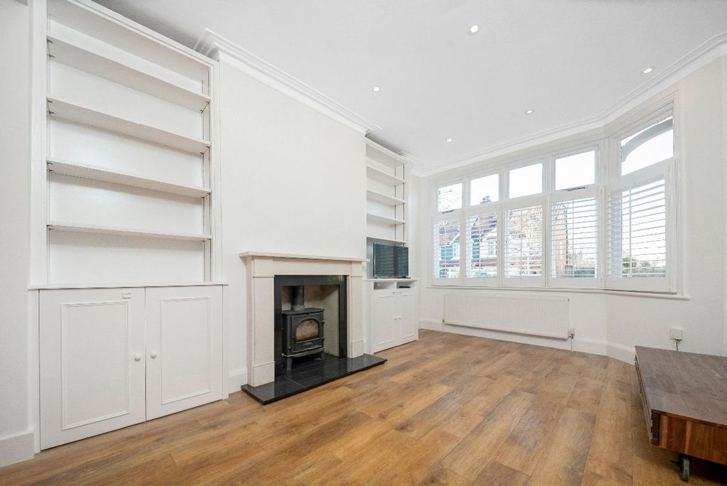 Property photo 3 of 24