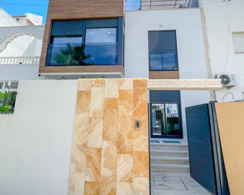 Property photo 3 of 36