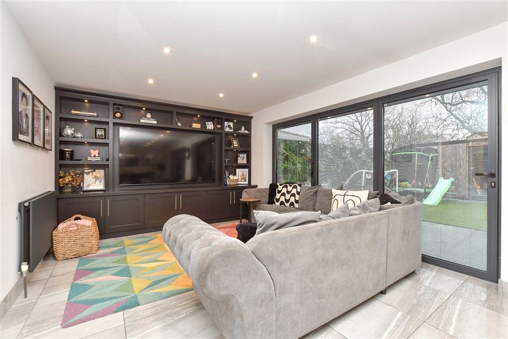 Property photo 3 of 19 Lounge/Dining Area