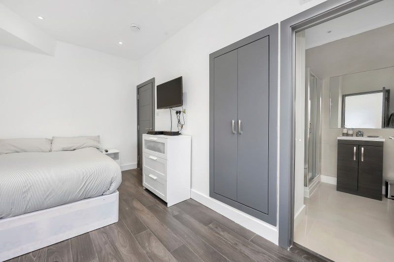 Property photo 1 of 3