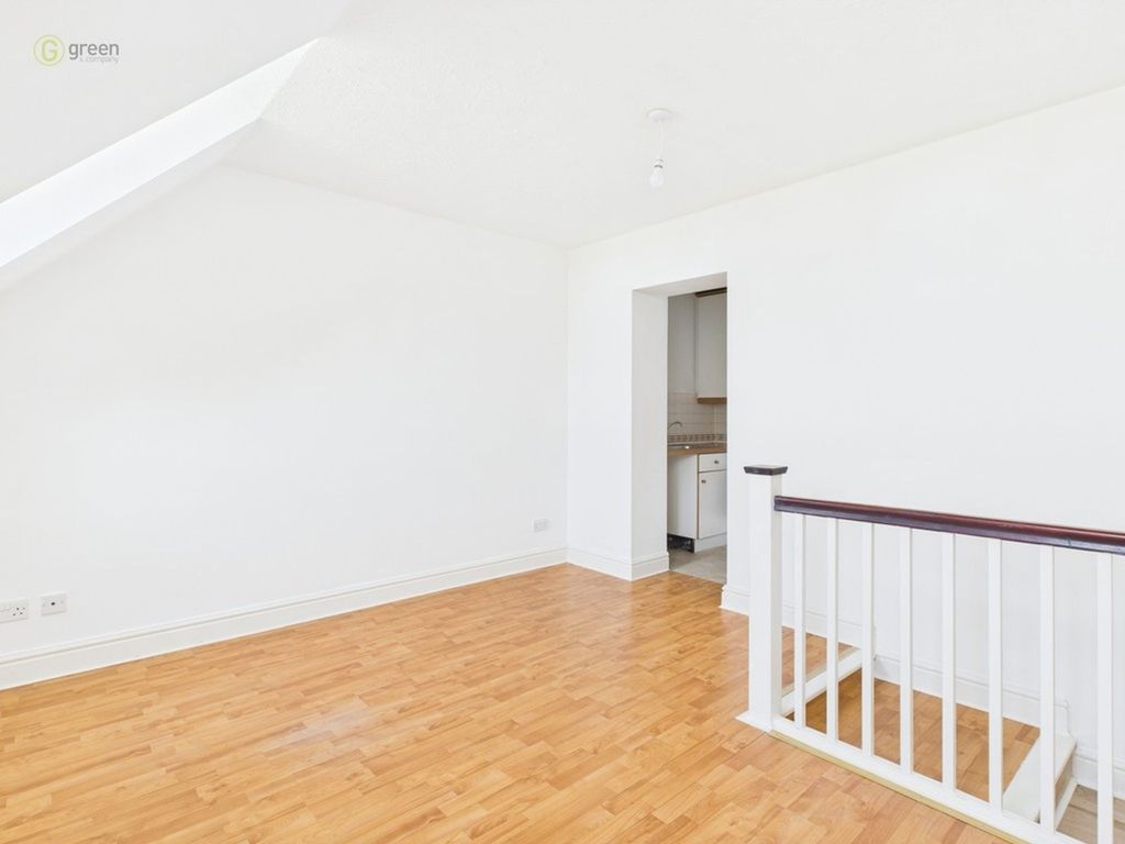 Property photo 2 of 12 Lounge