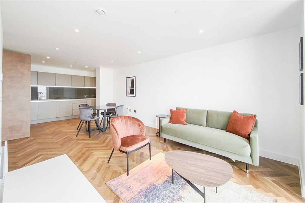 Property photo 3 of 18 (Main)