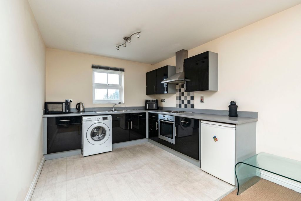Property photo 2 of 9