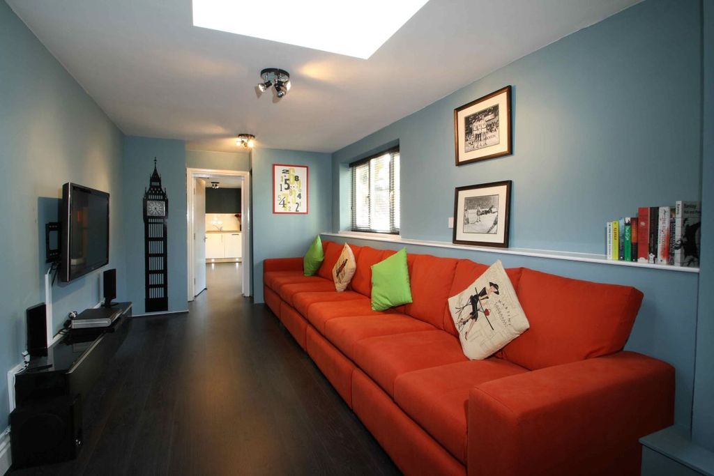Property photo 1 of 8 70Ws Sitting Room
