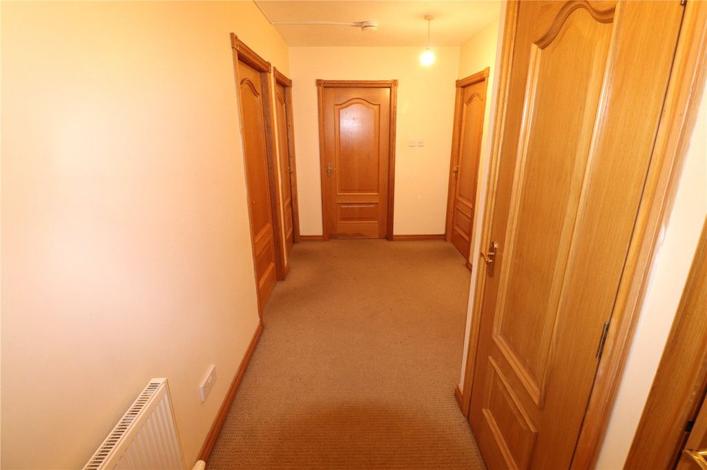 Property photo 2 of 18 Hall