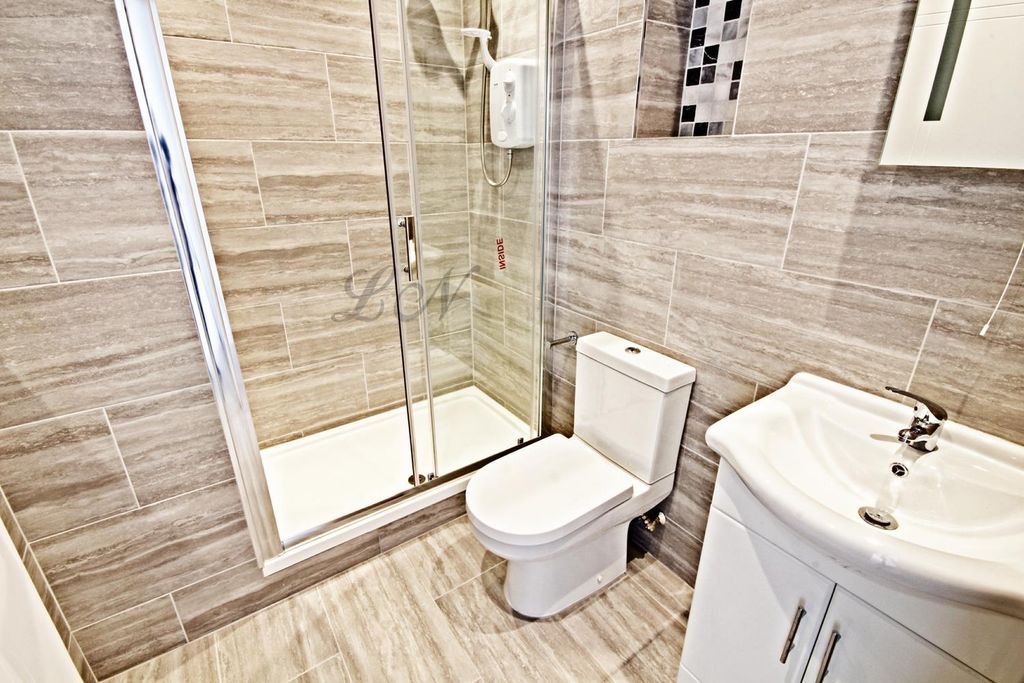 Property photo 3 of 3